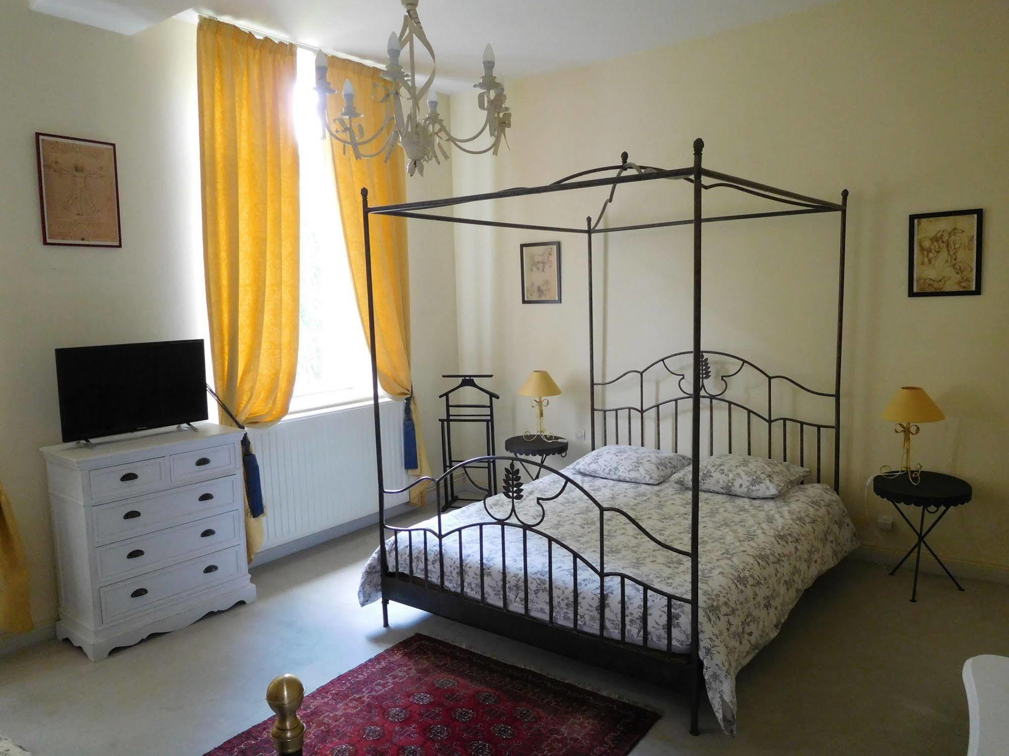 Chambres D'Hotes Chateau De Courcelette Hem Exterior photo